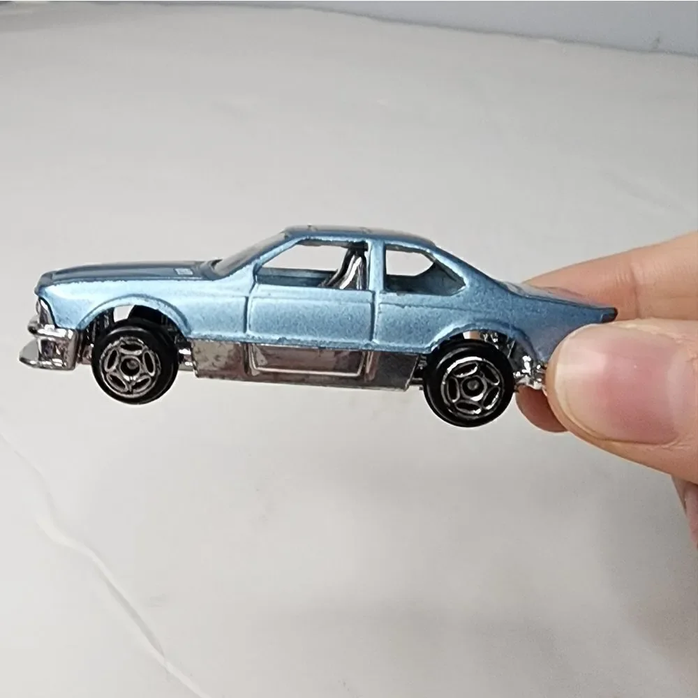 Vintage 1980s Summer BMW 635 CSi Light Blue Diecast Car 1:64 Scale 8901 Rare HTF